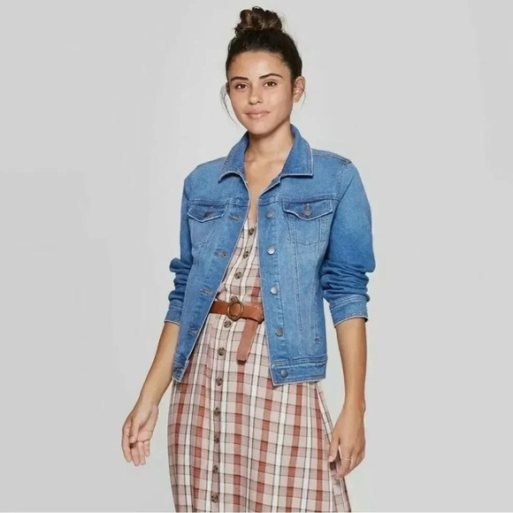 Universal Thread Medium Wash Lightly Distressed
Jean Jacket Size Small - Picture 1 of 14